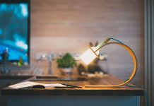 Quercus mk2. – unique desk lamp design by Max Ashford of product studio Greeb.