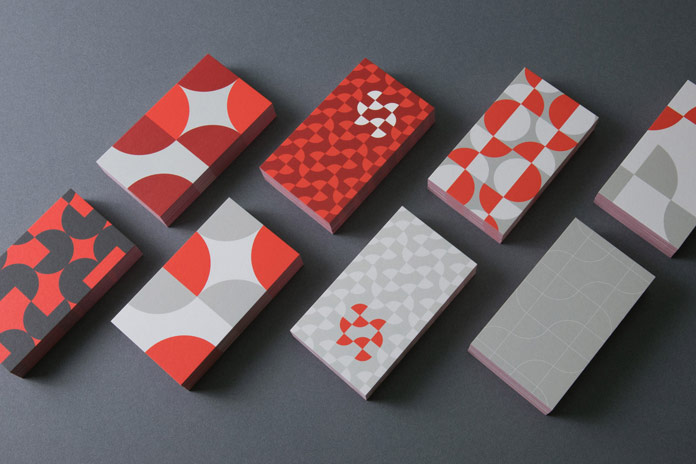 A set of business cards well arranged.