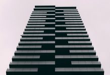 Monolicious II - minimalist architectural photography by Sebastian Weiss