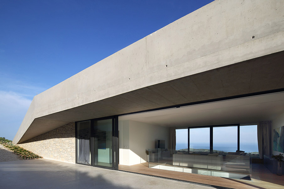 Issa Megaron family retreat by Proarh Architects