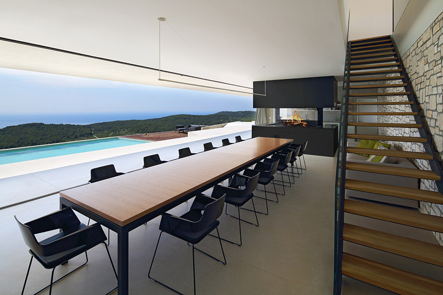 Issa Megaron family retreat by Proarh Architects