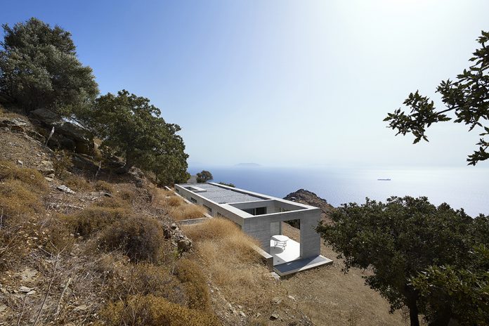 Parallel House by En Route Architects and Kokkinou Kourkoulas Architects & Associates