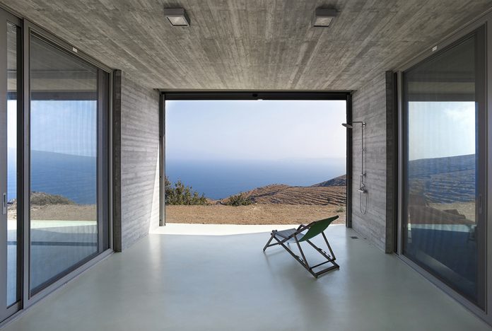 Parallel House by En Route Architects and Kokkinou Kourkoulas Architects & Associates