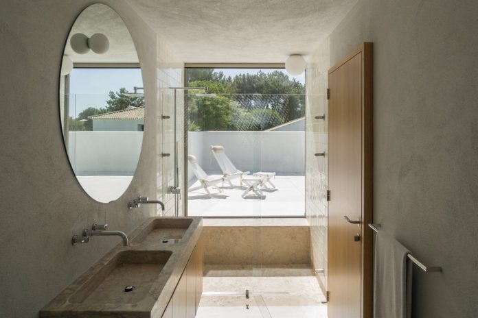 Minimalist house in Troia by architecture firm Miguel Marcelino.