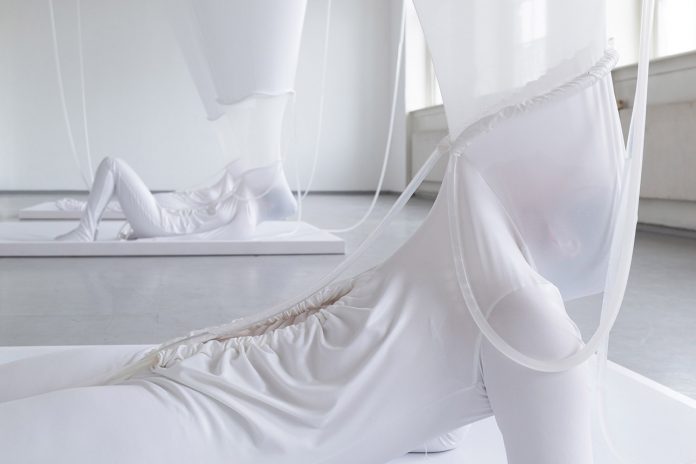 Elastic Bonding by artist Malin Bülow.