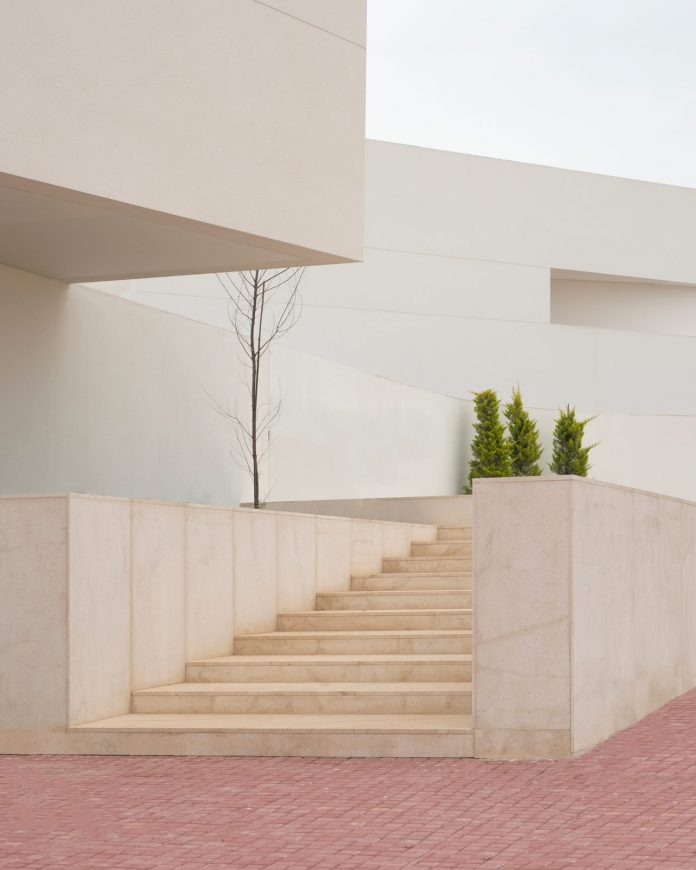 MIRASAL HOUSING by BALZAR ARQUITECTOS