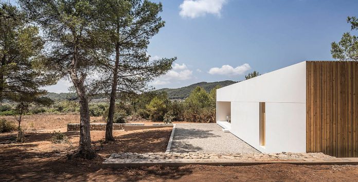 A house in Sant Mateu, Ibiza by architecture studio Marià Castelló.