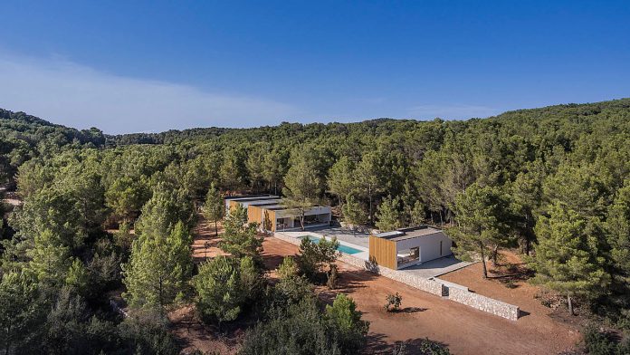A house in Sant Mateu, Ibiza by architecture studio Marià Castelló.