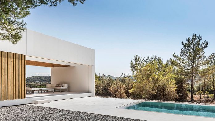 A house in Sant Mateu, Ibiza by architecture studio Marià Castelló.