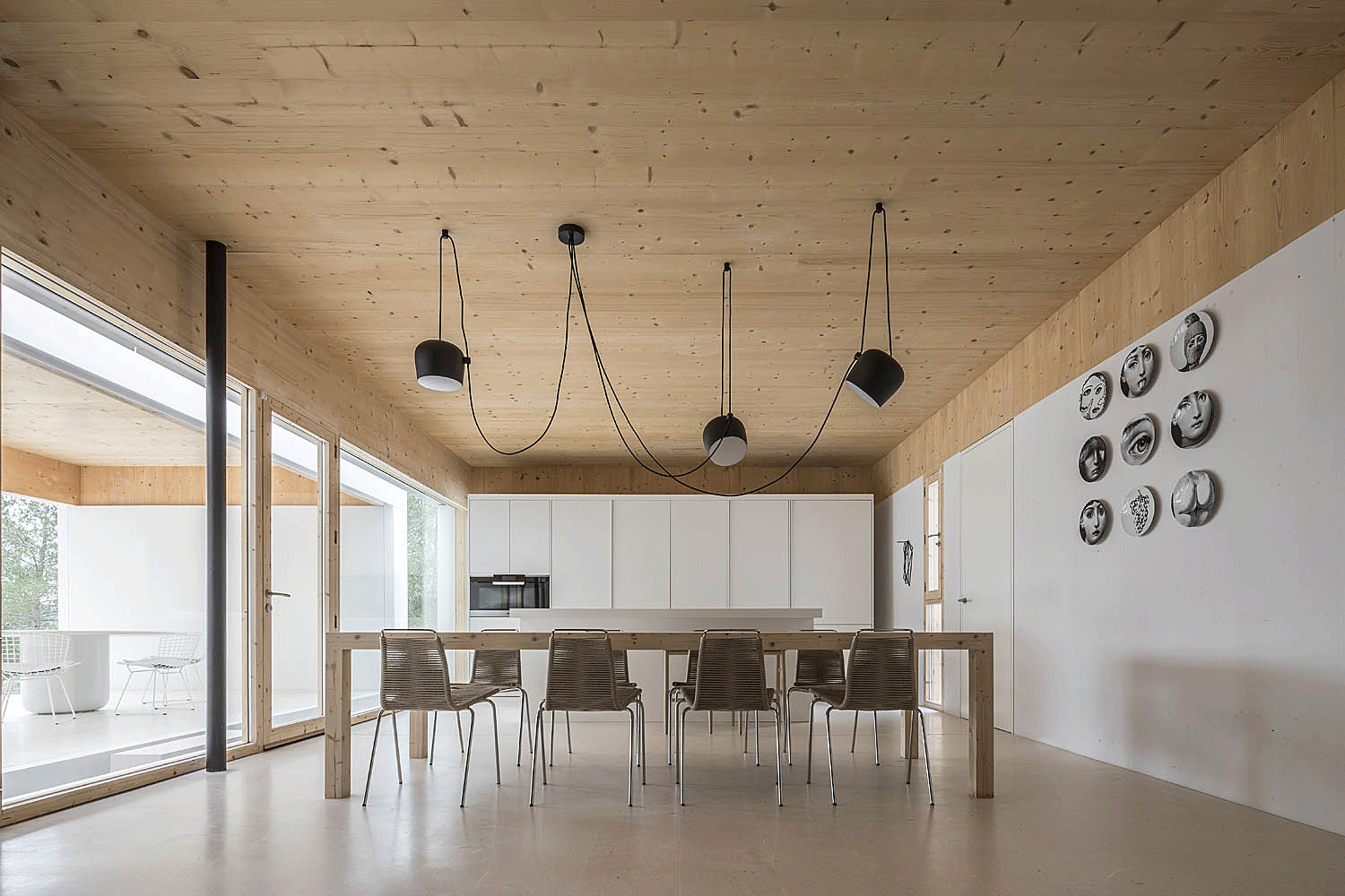 A house in Sant Mateu, Ibiza by architecture studio Marià Castelló.