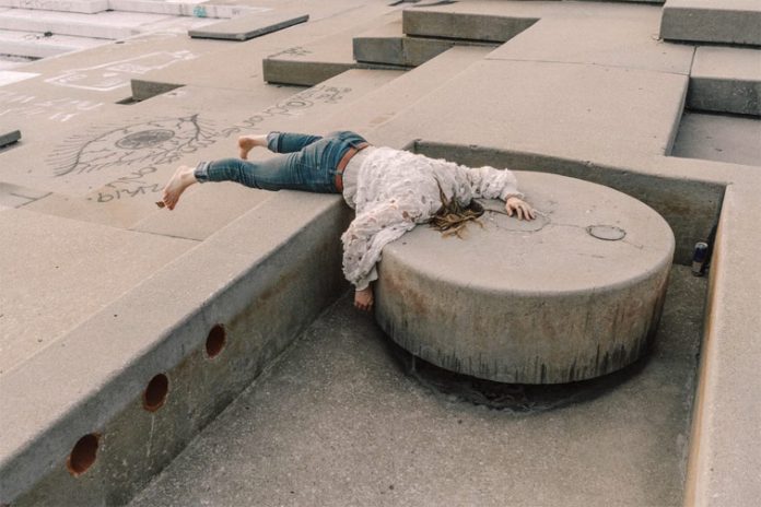 MOVING GHOSTS, an ongoing photo project by Melting Giraffe.