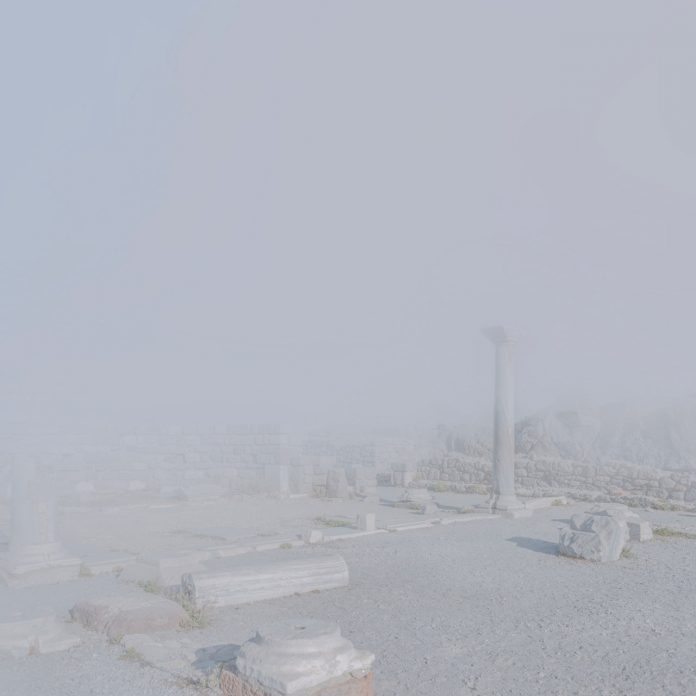 A photo from the series 'Inner State' by Maria Mavropoulou.