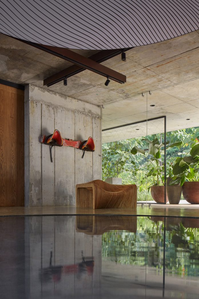 A luxury concrete villa designed by architecture studios Formafatal and Refuel Works for ArtVillas Costa Rica.