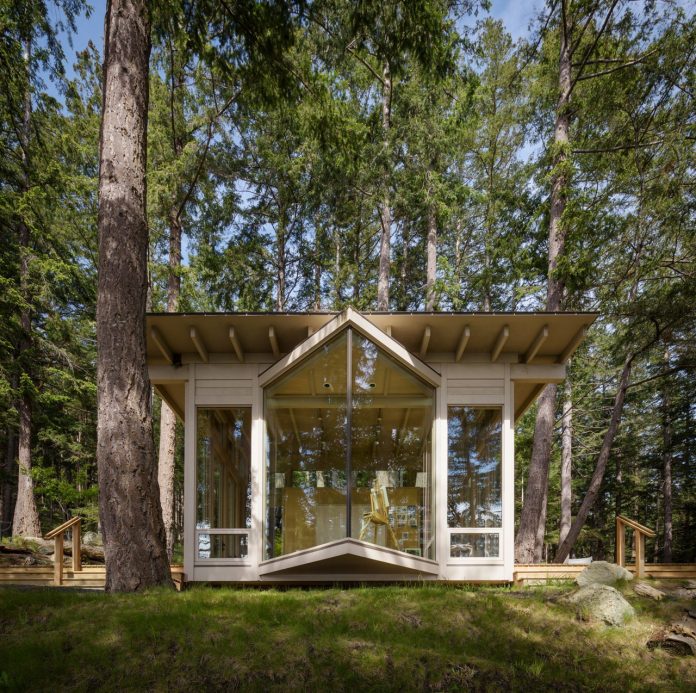 Blakely Island Artist Studio designed by American architect Olson Kundig.