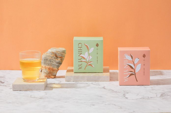 Packaging design by Aaoo Studio for the Chin Yi Ya Tea shop.