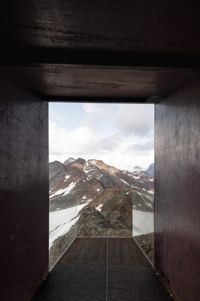 "Ötzi Peak 3251m", a new observation deck on the Schnals Valley Glacier designed by noa* network of architecture.