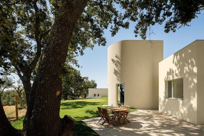 House in Santarém by dp Arquitectos