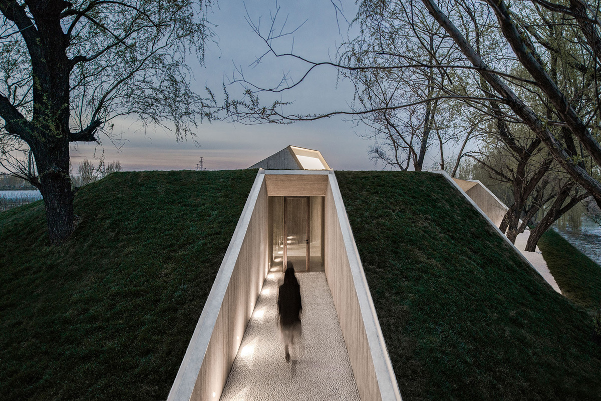 Waterside Buddhist Shrine in China by Archstudio