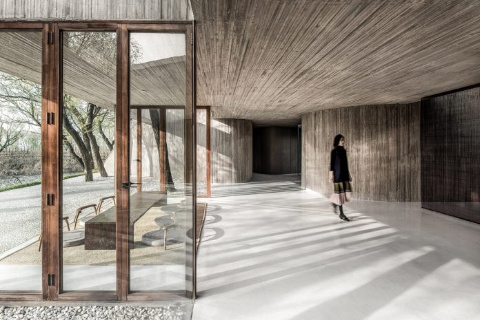 Waterside Buddhist Shrine in China by Archstudio