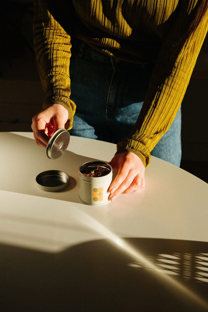 Sans & Sans branding by Requena Office.