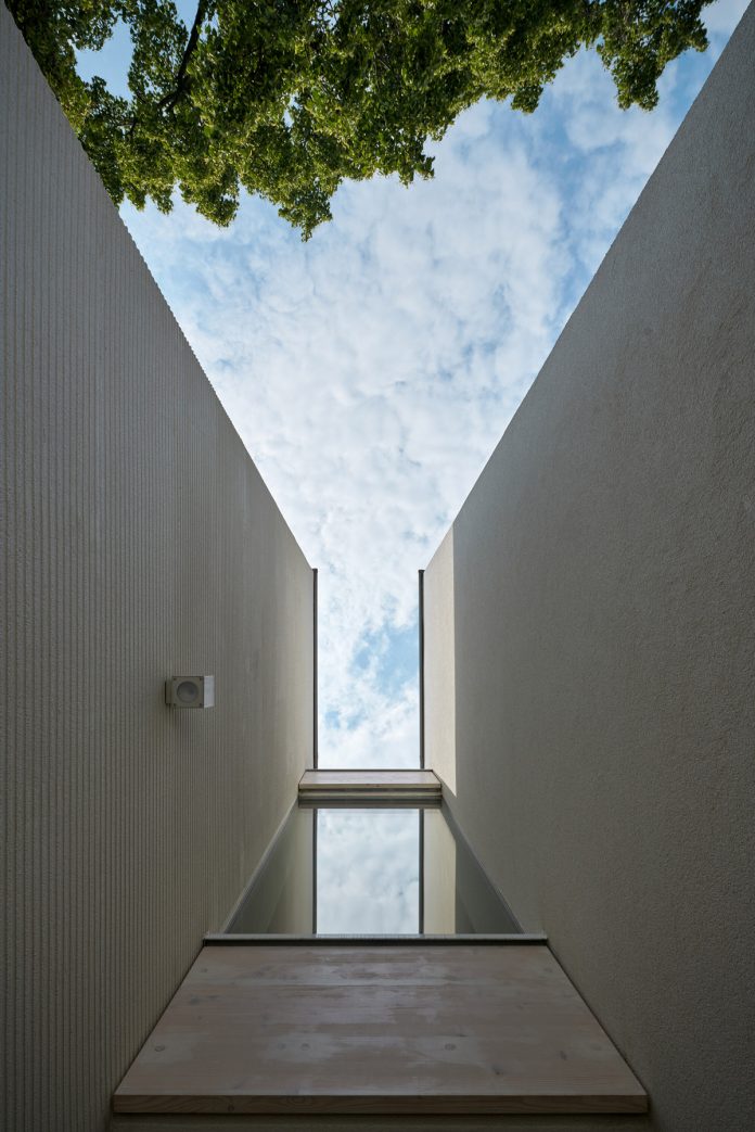 House Lhotka by SOA architekti and Richter Design