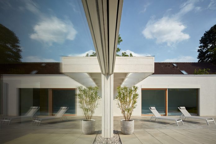 House Lhotka by SOA architekti and Richter Design