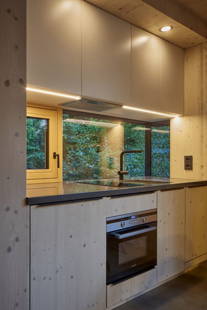 Architecture studio Prodesi/Domesi designed a cottage inspired by a ship cabin
