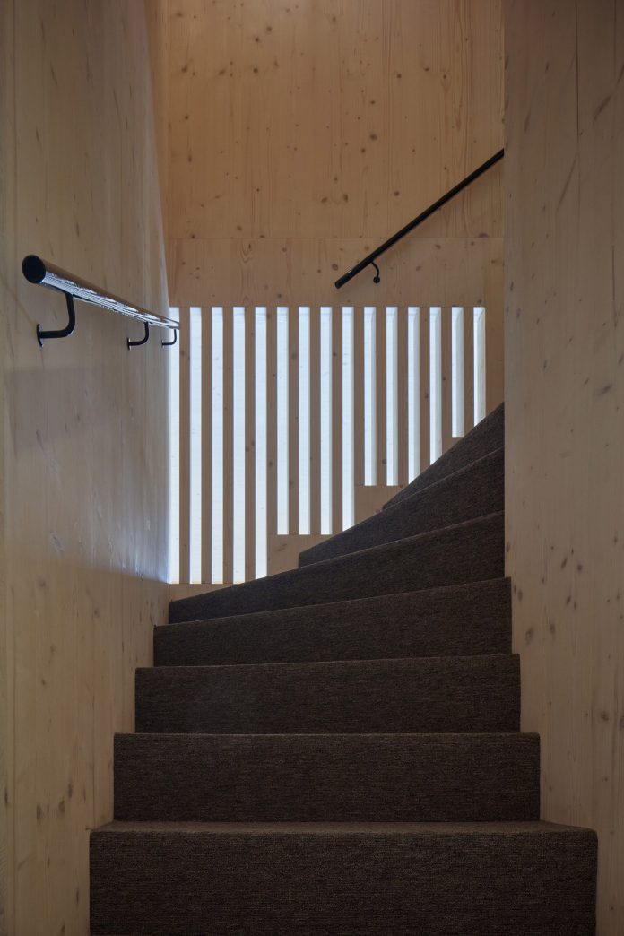 Architecture studio Prodesi/Domesi designed a cottage inspired by a ship cabin