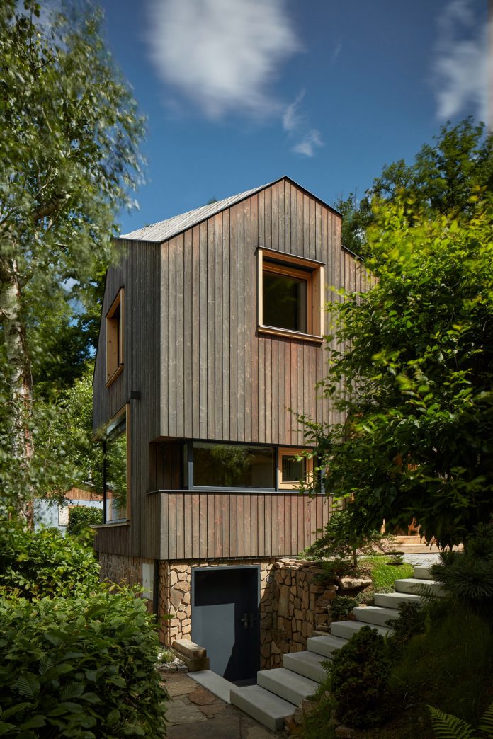 Architecture studio Prodesi/Domesi designed a cottage inspired by a ship cabin