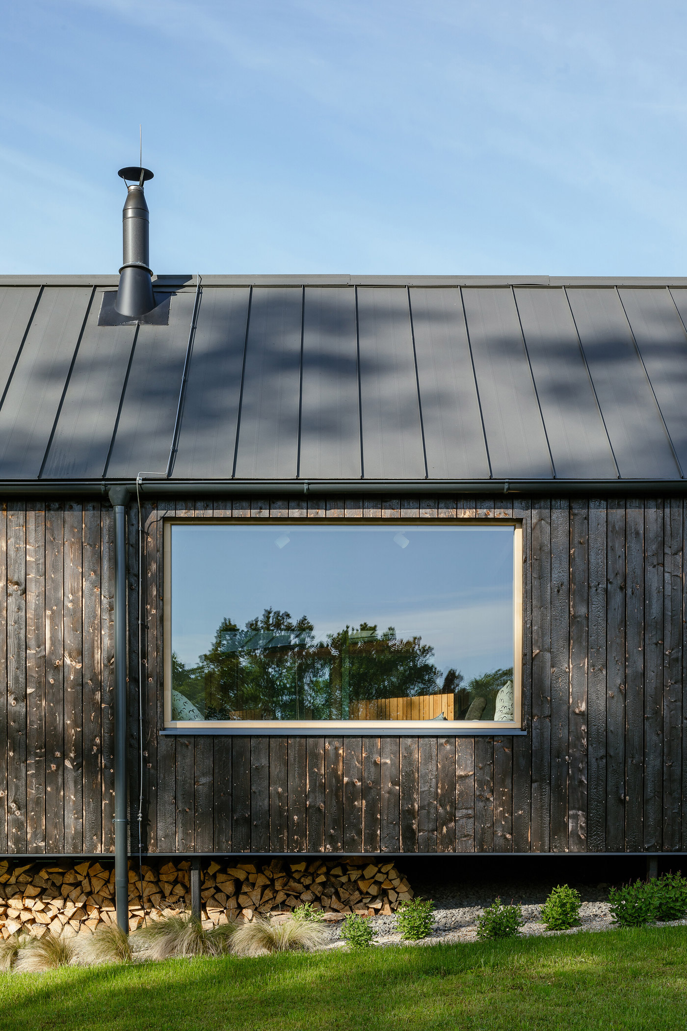 House with In-law Suite by KLAR architects