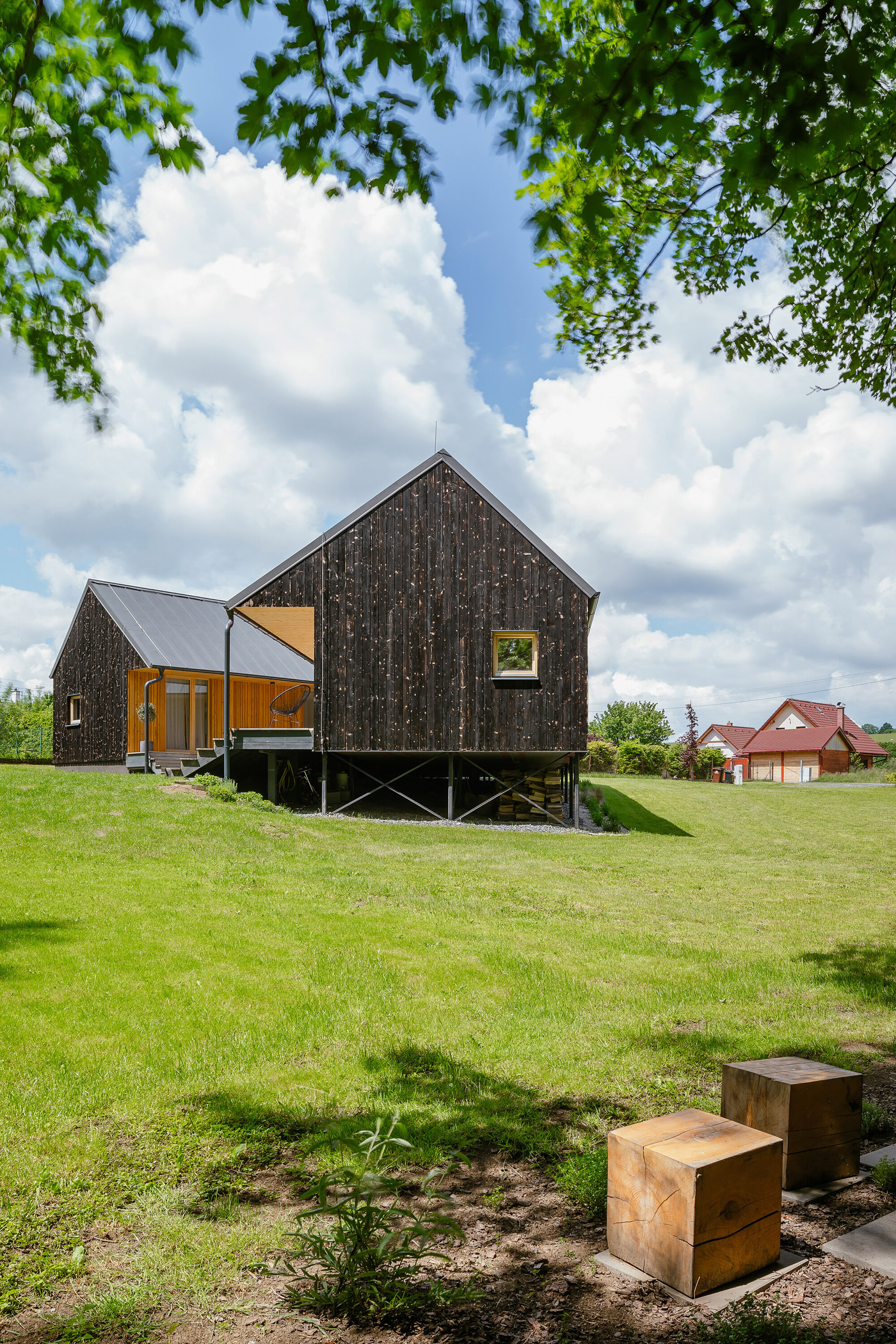 House with In-law Suite by KLAR architects