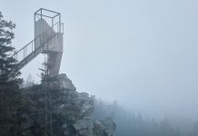 Mjölk architekti designed four lookouts on the top of the mountain Stráž above Rokytnice nad Jizerou.