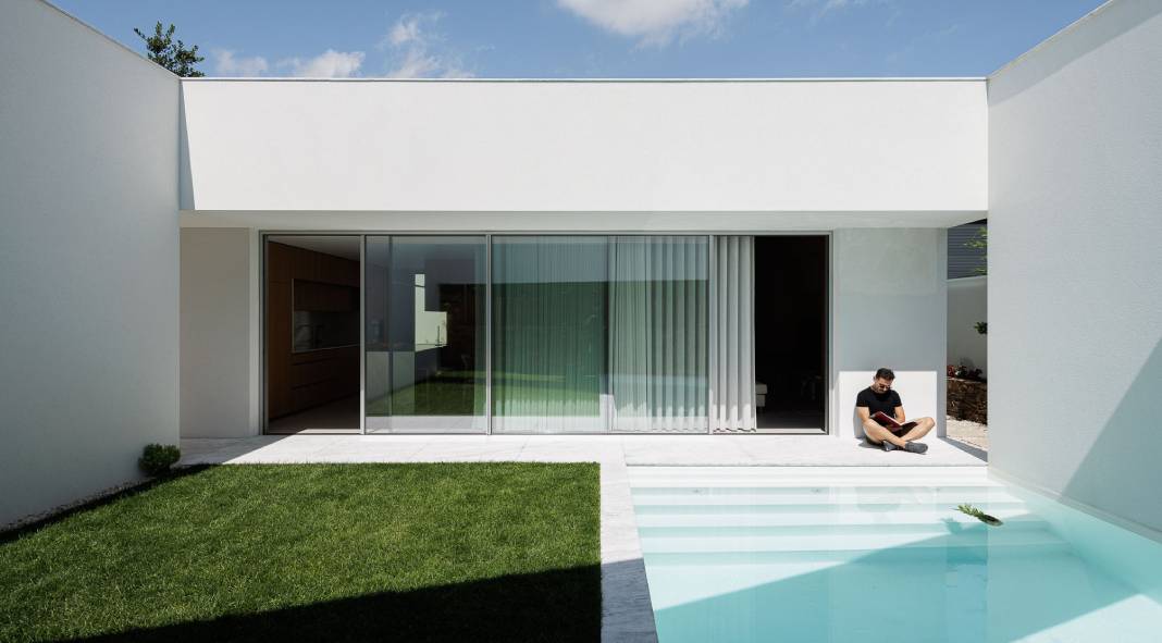 Forte House in Santo Tirso, Portugal by Pema Studio Forte House in Santo Tirso, Portugal by Pema Studio