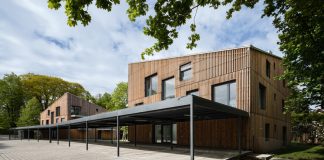 Two villas designed by NEW HOW architects