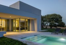 A house in Romeira draws inspiration from the hills of Ribatejo