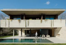 Casa M, a project by Silverline architecture atelier, photographed by Ivo Tavares