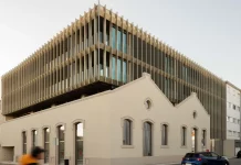 Edifício Estação, a project by Sónia Cruz Arquitectura, photographed by Ivo Tavares