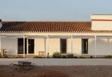 Monte do Divor, a project by architect Vasco Burnay, photographed by Ivo Tavares