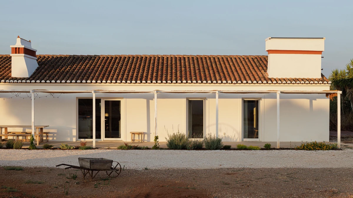 Monte do Divor, a project by architect Vasco Burnay, photographed by Ivo Tavares Monte do Divor, a project by architect Vasco Burnay, photographed by Ivo Tavares